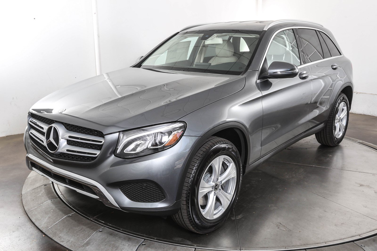 Pre-owned 2018 Mercedes-benz Glc Glc 300 Suv In Austin #ml58698 